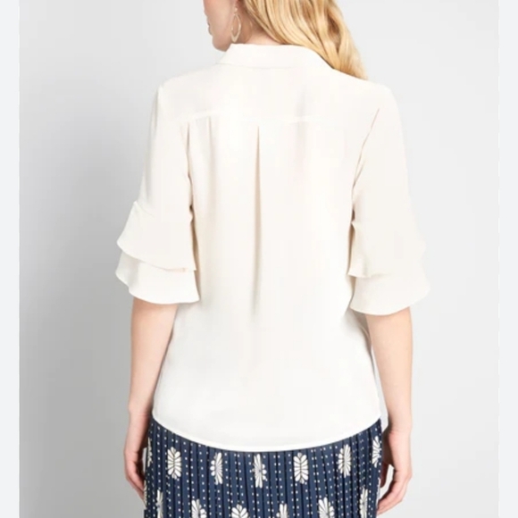 ModCloth Ruffle Sleeve Button-Up Blouse White Feminine Workwear Size Small - Picture 3 of 13
